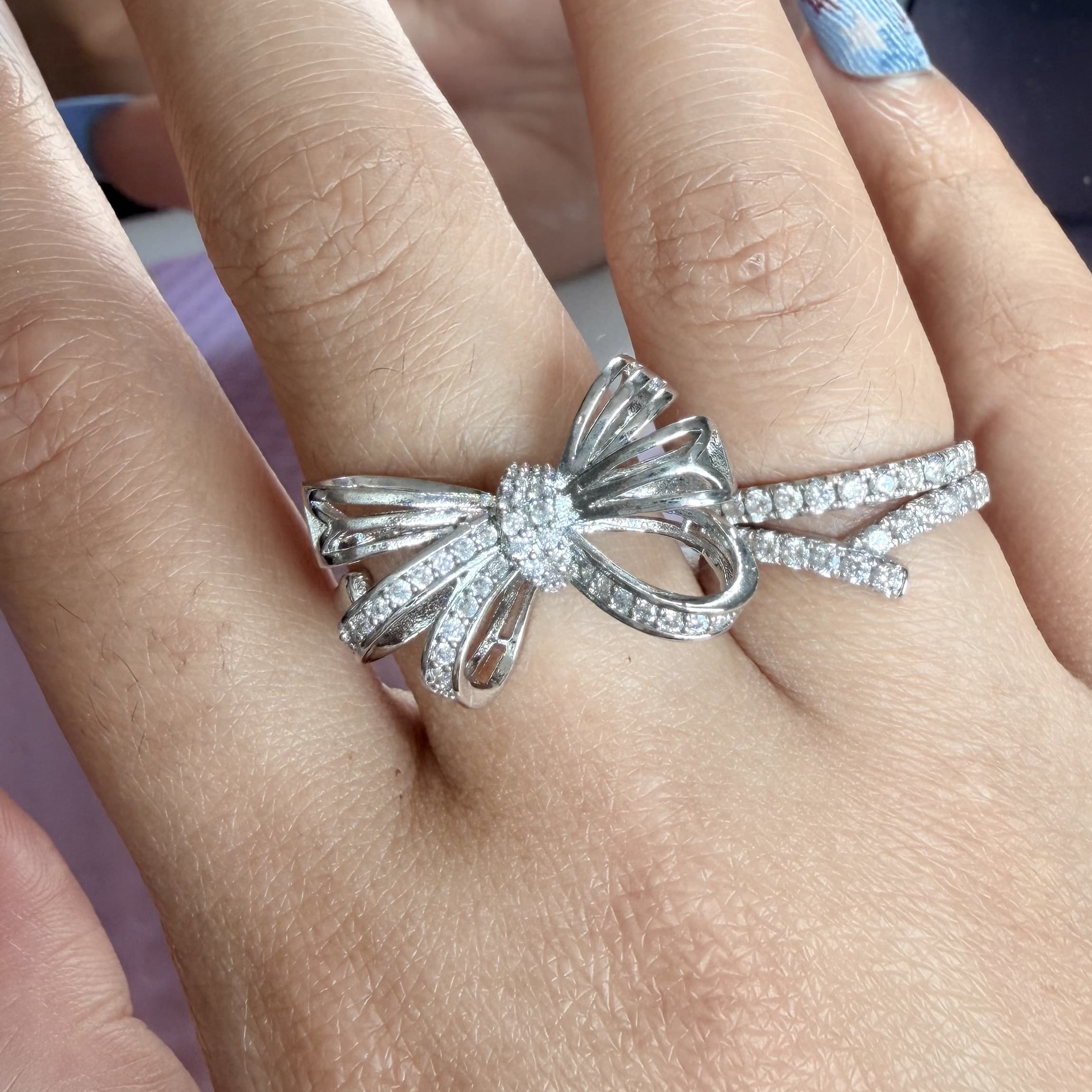 🎀 Bow & Glow Ring