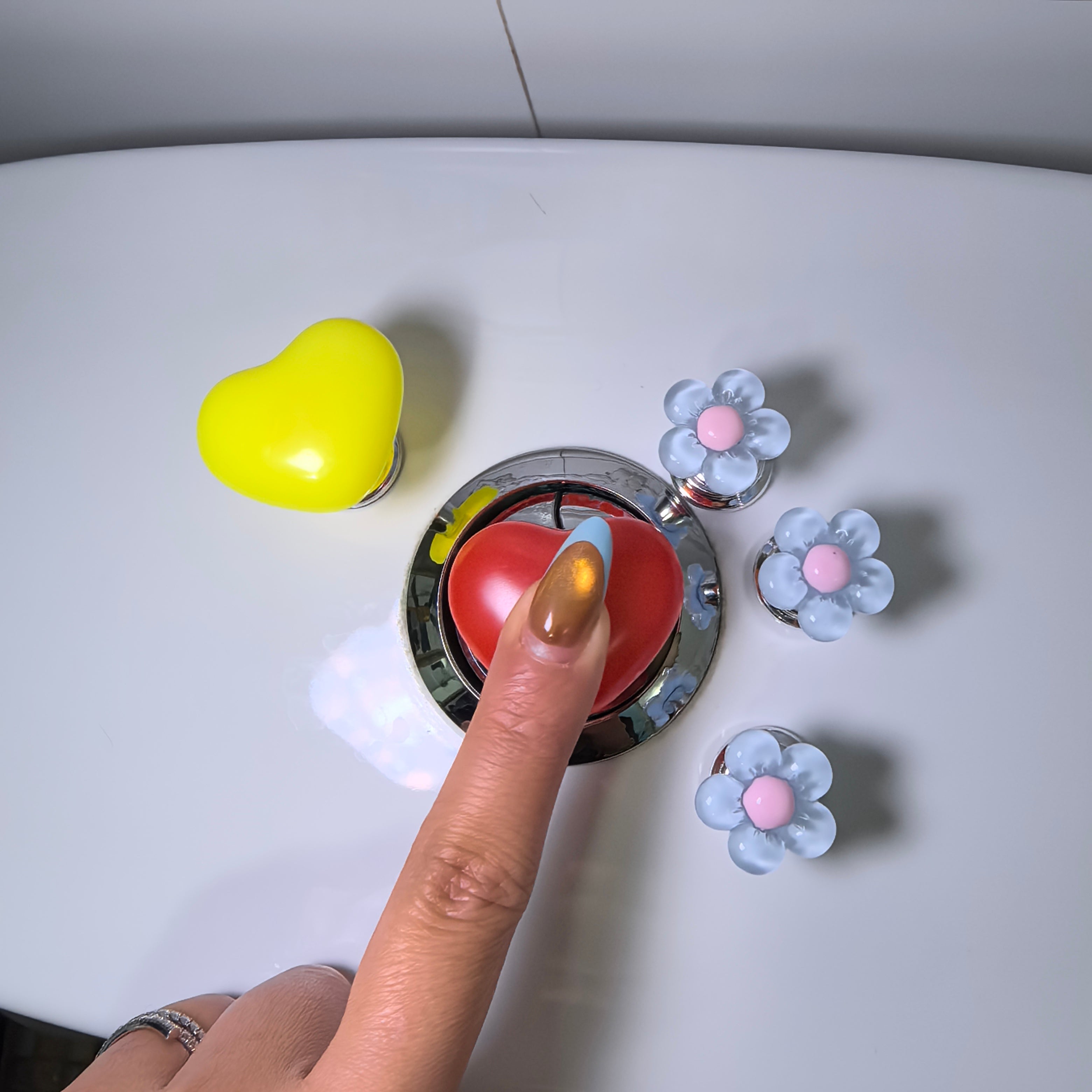A Toilet Button Made for Nail Girls