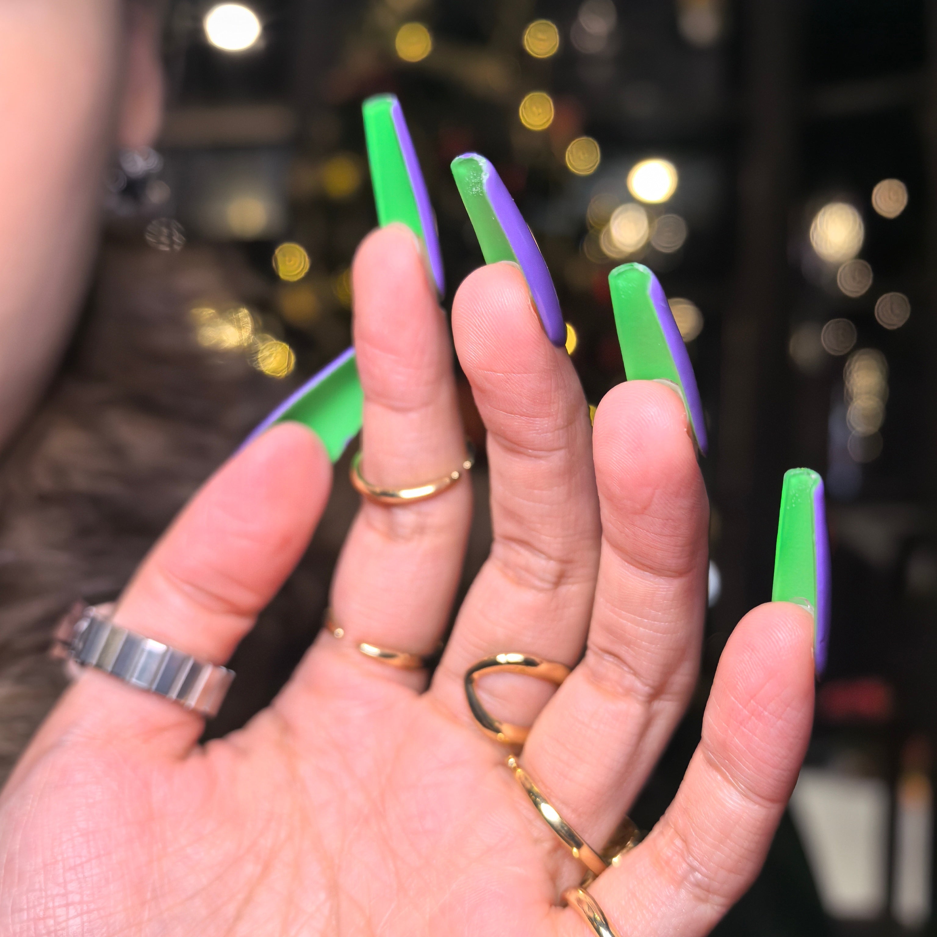 Purple:Fluorescent green