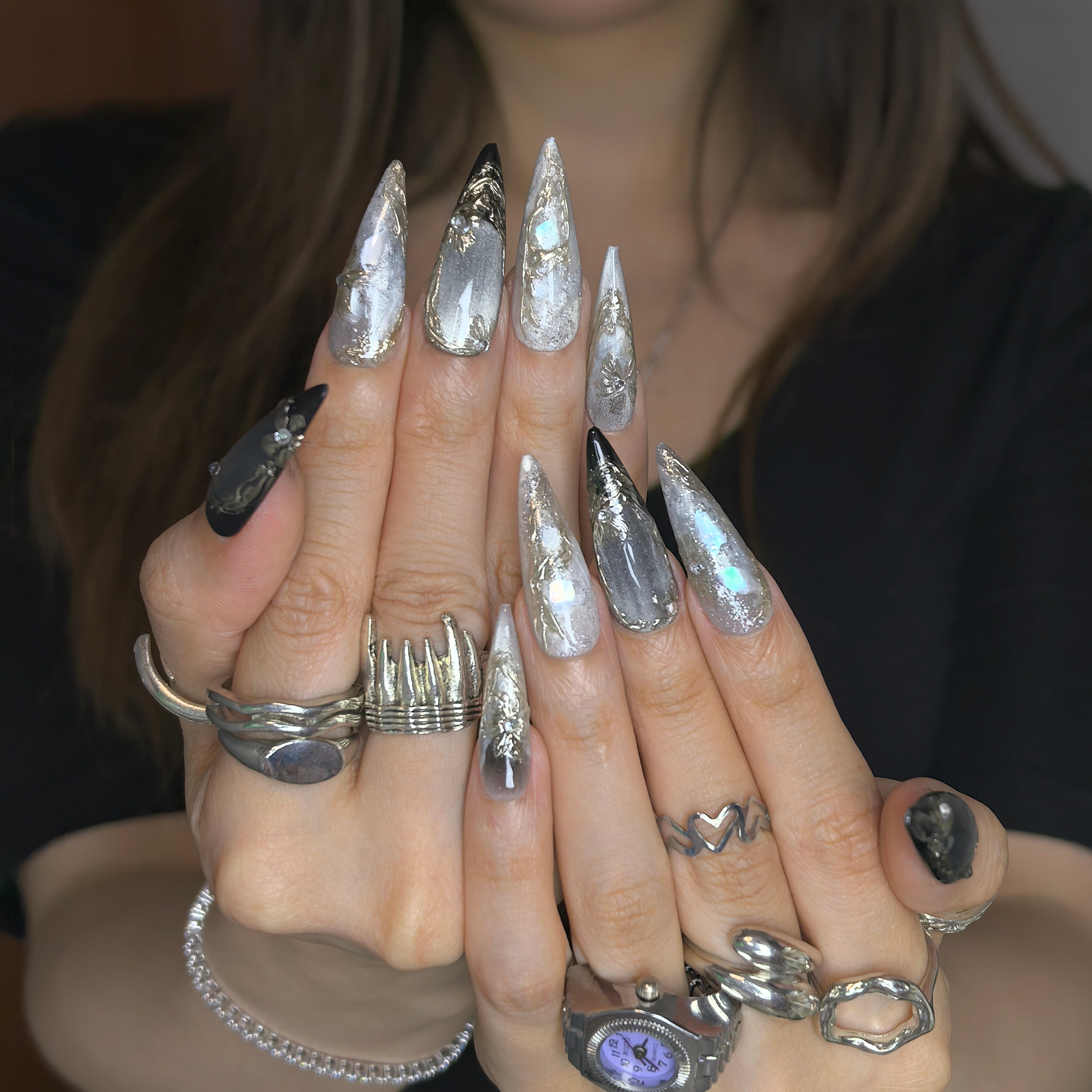 Monochrome Temple Handmade press on nail