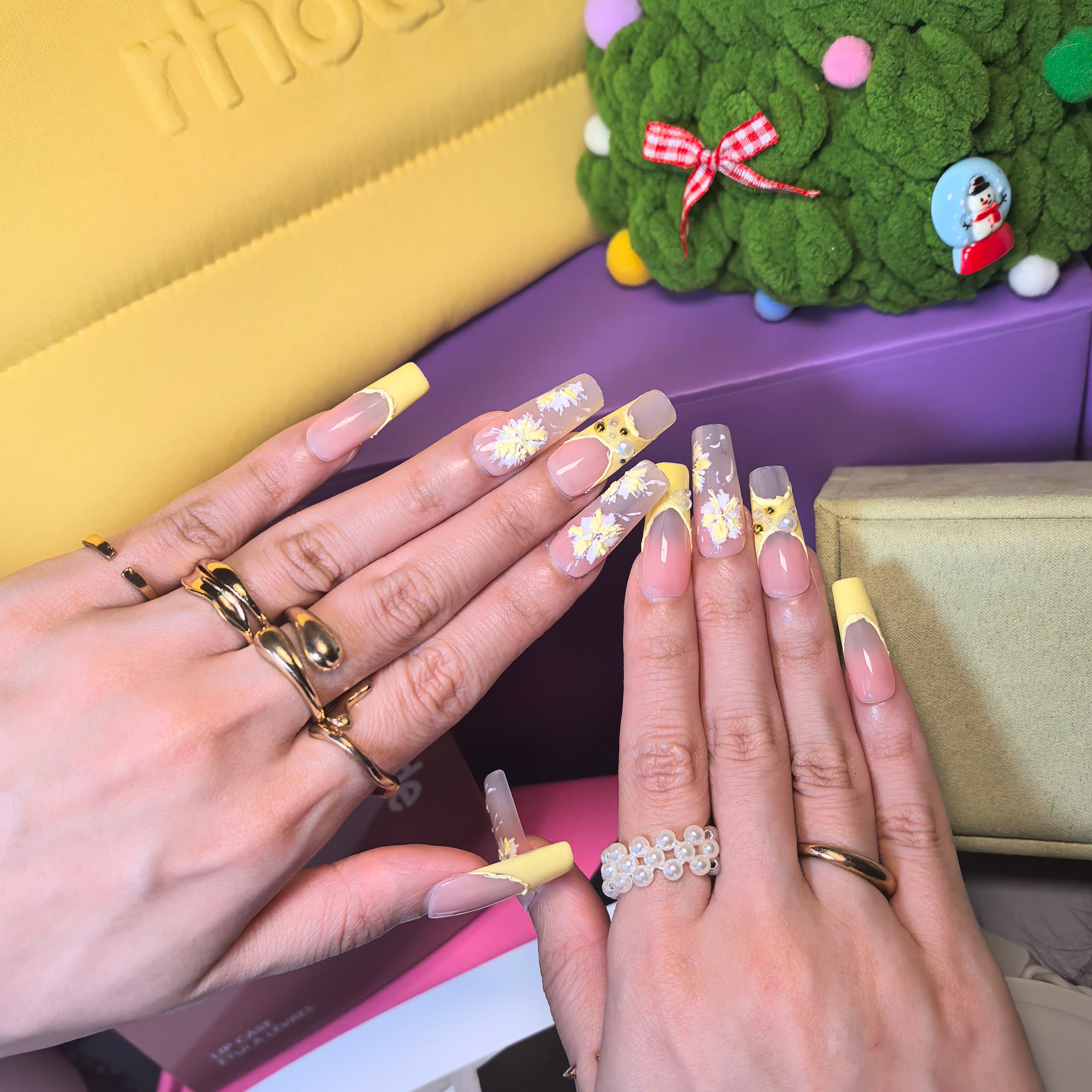 Southern Belle French floral press-on nails – bright yellow tips with 3D flowers and pearls, 25–30mm elegant style